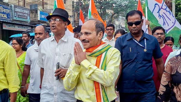 অধীর চৌধুরীর প্রচারে উত্তেজনা বহরমপুরে, কংগ্রেস-তৃণমূল কর্মীদের মধ্যে সংঘর্ষ