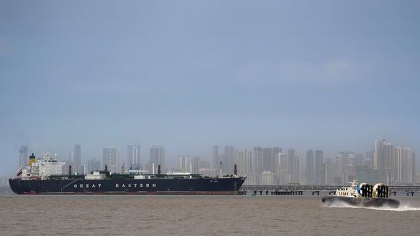 ভারতীয় তেলবাহী জাহাজে ইরানের গুলিবর্ষণ, তেহরানকে কড়া হুঁশিয়ারি নয়াদিল্লির
