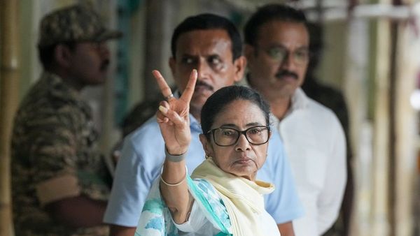 স্ট্রংরুম পাহারায় কড়া মমতা বন্দ্যোপাধ্যায়, ক্ষুদিরাম অনুশীলন কেন্দ্ৰে কুণাল-শশীর বিক্ষোভ