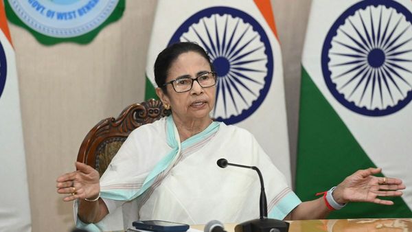 ভবানীপুর কেন্দ্রে সবমিলিয়ে বাদ ৫০ হাজার নাম, চলছে হুঁশিয়ারি, পাল্টা হুঁশিয়ারির খেলা