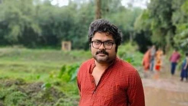 গর্গ চট্টোপাধ্যায় গ্রেফতার, ইভিএম কারচুপি নিয়ে গুজব ছড়ানোর অভিযোগ বাংলা পক্ষের নেতার বিরুদ্ধে