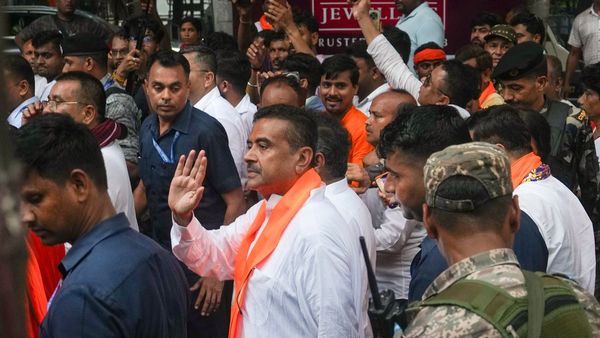ভবানীপুরে পরাজিত মমতা, শুভেন্দু অধিকারীর কাছে ১৫,১০৫ ভোটে হারলেন তৃণমূলনেত্রী