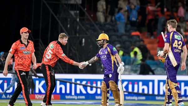 কলকাতা সাত উইকেটে হারাল হায়দরাবাদকে, আইপিএল প্লে-অফের দৌড়ে জোরদার প্রত্যাবর্তন কেকেআরের