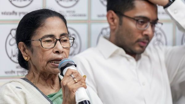 অভিষেক বন্দ্যোপাধ্যায়ের কত সম্পত্তি কলকাতায়? কী বলছে বিজেপি-তৃণমূল