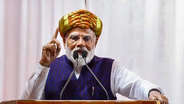 কেন দেশবাসীকে একবছর সোনার গয়না কিনতে নিষেধ করেছেন প্রধানমন্ত্রী মোদী?