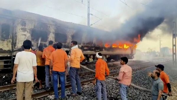 রাজধানী এক্সপ্রেসে অগ্নিকাণ্ড, রতলামে অল্পের জন্য রক্ষা পেলেন যাত্রীরা