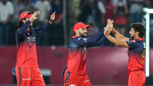 পাঞ্জাবকে হারিয়ে প্রথম দল হিসাবে প্লে-অফে পৌঁছল পাটিদার-কোহলির আরসিবি