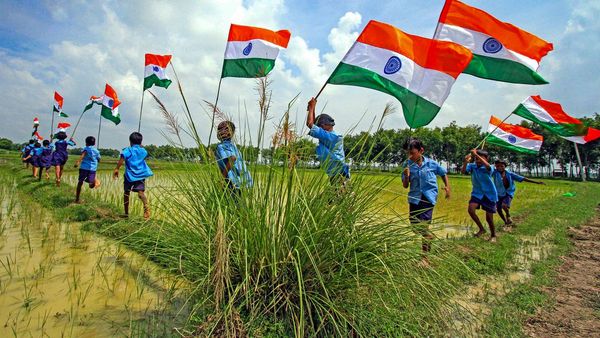 বন্দে মাতরম এবার সমস্ত স্কুলে বাধ্যতামূলক প্রার্থনা সঙ্গীত, এল নয়া নির্দেশিকা