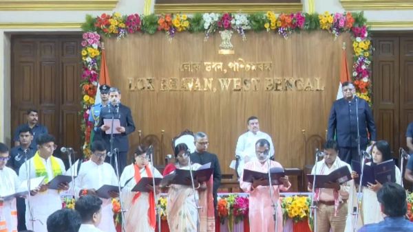 শুভেন্দু অধিকারী মন্ত্রিসভার শপথগ্রহণ! ৩৫ জন নতুন মন্ত্রী শপথ নিলেন লোকভবনে