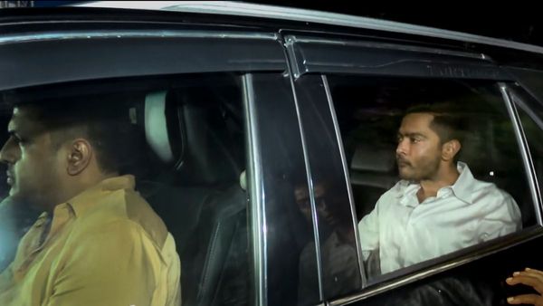 দীর্ঘ জেরা শেষে অনেক রাতে ইডি অফিস থেকে বেরোলেন অভিষেক