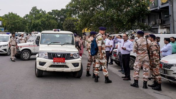 নিট পুনঃপরীক্ষার জালিয়াতি চক্র ফাঁস! গ্রেফতার অভিযুক্ত সরকারি মেডিক্যাল কলেজের পড়ুয়ারাও