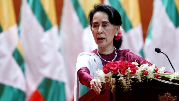 সু চি’র খেতাব প্রত্যাহার করলো ডাবলিন সিটি কাউন্সিল
