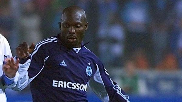 লাইবেরিয়ার নতুন প্রেসিডেন্ট হিসেবে দায়িত্ব নিচ্ছেন ফুটবল তারকা জর্জ উইয়া