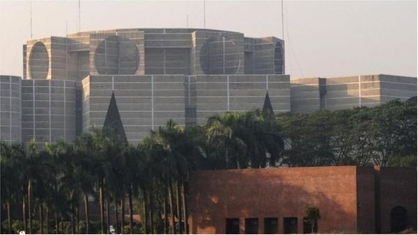 বাংলাদেশের ঢাকায় নাগরিকদের রাগ কমাতে পার্ক তৈরি করা হচ্ছে