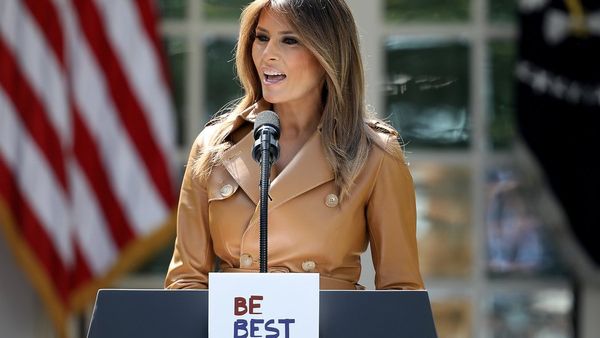 যুক্তরাষ্ট্রের ফার্স্ট লেডি মেলানিয়ার বিরুদ্ধে আবারও নকলের অভিযোগ