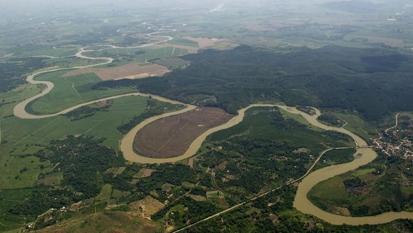 একটি নদীর মৃত্যু: কীভাবে মাত্র এক সপ্তাহে অদৃশ্য হয়ে গেল কলম্বিয়ার দ্বিতীয় বৃহত্তম নদী