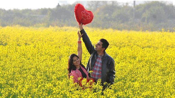 ডিজিটাল যুগে প্রথম দেখাতেই প্রেম: কী ঘটে, কেন ঘটে