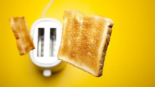 নিরাপদ খাদ্য: পাউরুটিতে মেশানো হচ্ছে রোগ সৃষ্টিকারী ক্ষতিকর রাসায়নিক, কর্তৃপক্ষের সতর্কবার্তা