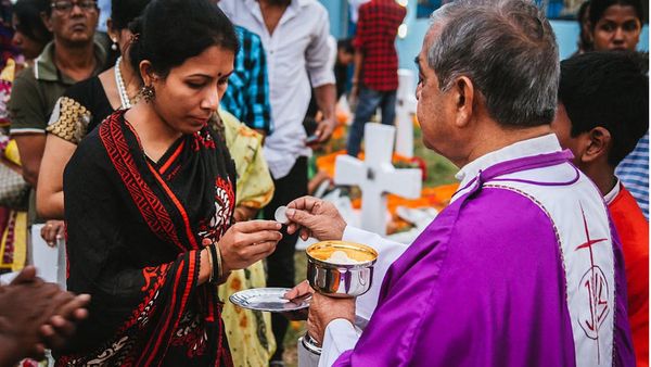 খ্রিস্ট ধর্ম: বাংলা এবং ভারতে ইউরোপ থেকে আসা মিশনারিদের মাধ্যমে যেভাবে ছড়িয়ে পড়ে খ্রিস্টানদের ধর্ম