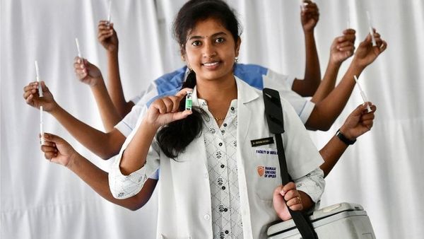 ফটো গ্যালারি: ২০২১ সালে সবচেয়ে নজরকাড়া ছবি ছিল কোনগুলি? এসব ছবি কেন শৈল্পিক বিচারে অনন্য?