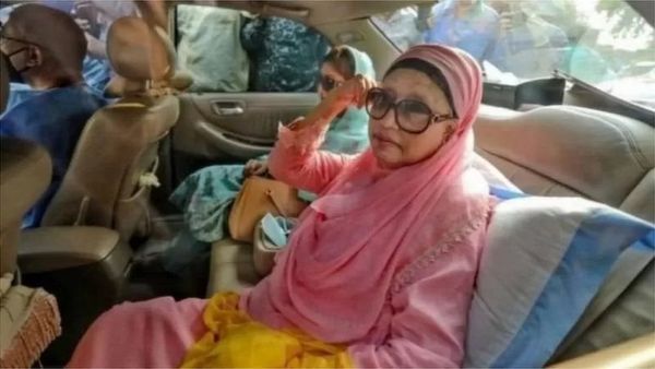 ৮১ দিন পর হাসপাতাল থেকে বাসায় ফিরলেন বিএনপি নেত্রী খালেদা জিয়া