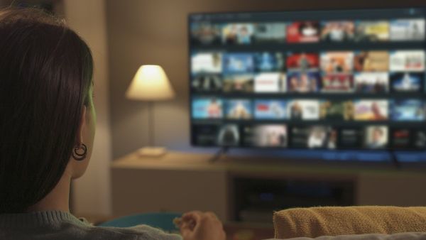 নেটফ্লিক্স পাসওয়ার্ড শেয়ার নিষিদ্ধ করলে বাংলাদেশি গ্রাহকরা কতটা ক্ষতিগ্রস্ত হবেন?