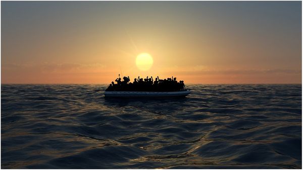 অবৈধ অভিবাসন: লিবিয়ার উপকূলে আটক বাংলাদেশিদের অর্ধেকই ফেরত আসতে চান না