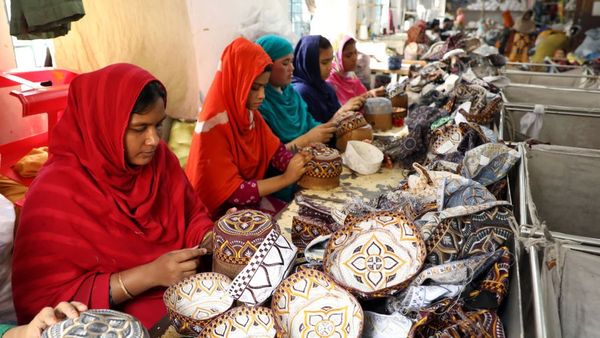 ইসলাম ধর্ম: মুসলমানদের মধ্যে যেভাবে ঈদ উৎসব উদযাপন শুরু হয়েছিল