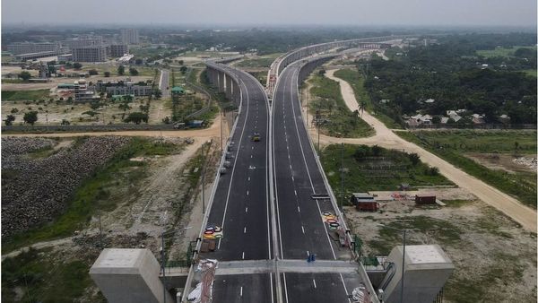 পদ্মা সেতু: এক তৃতীয়াংশ বাংলাদেশ আজ সড়কপথে যুক্ত হচ্ছে রাজধানীর সাথে