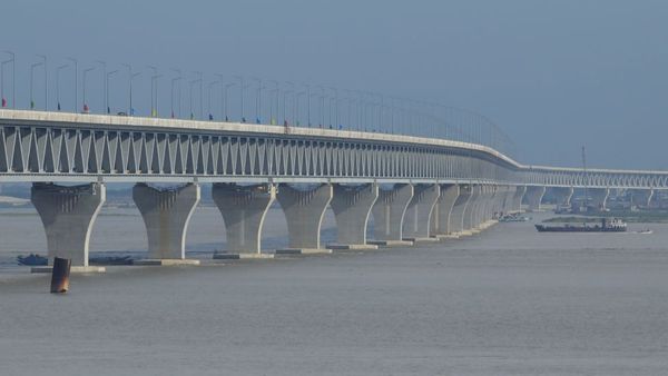 পদ্মা সেতু: থামতে দেয়া হচ্ছে না কাউকে, চলছে সেনাবাহিনীর টহল