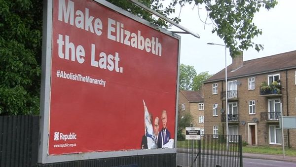 ব্রিটিশ রাজতন্ত্রের সাথে সম্পর্ক ছিন্ন করে প্রজাতন্ত্র হতে চায় যে দেশগুলো