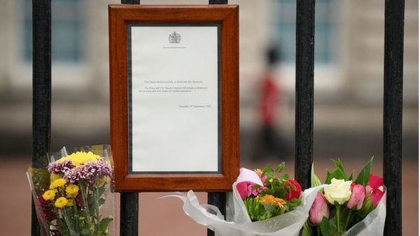 রানি দ্বিতীয় এলিজাবেথের মৃত্যু: রাজপরিবারের সদস্যদের মৃত্যুতে কীভাবে ব্রিটেনে শোক পালন করা হয়?