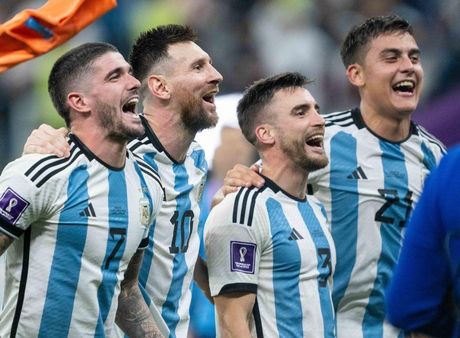 লিওনেল মেসি যেমন করে ‘শ্রেষ্ঠত্বের’ এক ধাপ দূরে