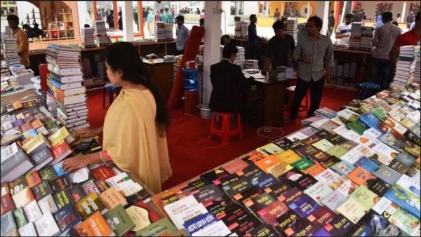 ডলার সংকট যেভাবে প্রভাব ফেলছে বাংলাদেশের পাঁচ শিল্প খাতে