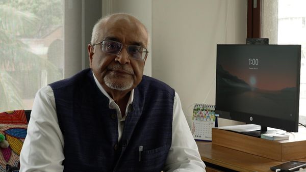 বাজেট ৭৮৬ কোটি টাকা থেকে যেভাবে ৭ লাখ কোটি টাকা হয়েছে