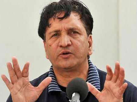 સચિન પર નિવૃતિનો દબાણ નાખવું ન જોઇએ: અબ્દુલ કાદિર