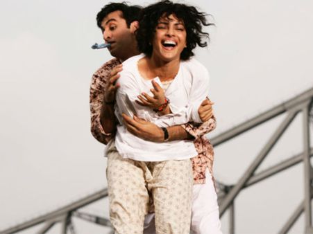 બર્ફીએ તોડ્યો રૉકસ્ટારનો રેકૉર્ડ