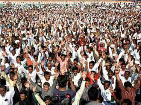 વેતન વધારા મુદ્દે ગુજરાતના કર્મચારીઓ સામૂહિક રજા પર ઉતરશે