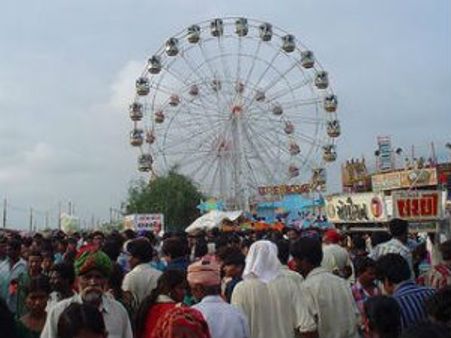 ચોટીલા પાસે થાનના મેળામાં પોલીસ ફાયરિંગમાં 3નાં મોત