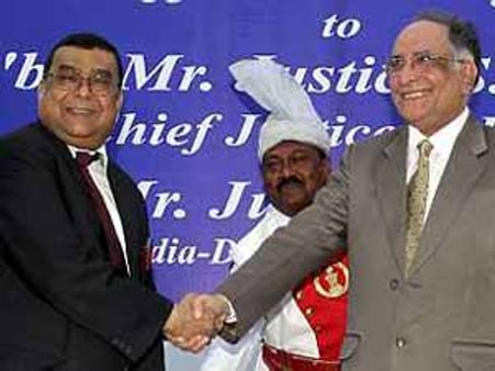 જસ્ટિસ કબીરે દેશના 39માં મુખ્ય ન્યાયધીશ તરીકે સપથ ગ્રહણ કર્યા