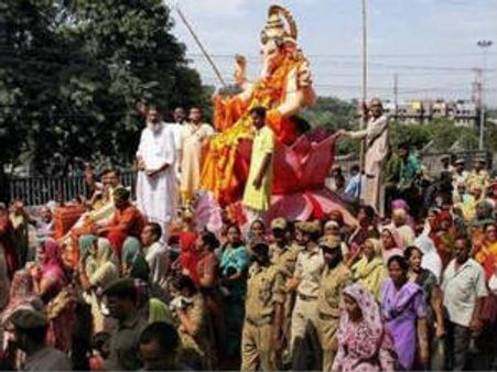 આગલા વર્ષે આવવાના આમંત્રણ સાથે ગુજરાતમાં ઠેર-ઠેર ગણેશ વિસર્જન