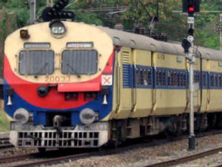 આણંદથી બે નવી મેમૂ ટ્રેનનો આરંભ