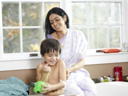 ઇંગ્લિશ વિંગ્લિશને સમીક્ષકોએ સોમાંથી સો નંબર આપ્યાં