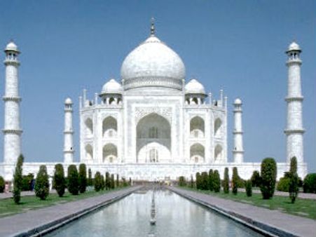 વરસાદે લગાડ્યા તાજમહાલની સુંદરતામાં ચાર ચાંદ