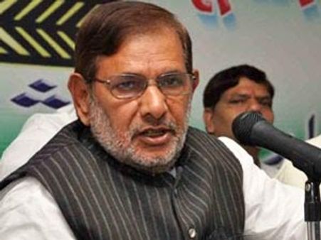 આત્મહત્યા માટે પ્રેરવાના આરોપમાં માલ્યાની ધરપકડ કરો: શરદ યાદવ