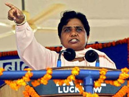 માયાવતીના મહાસમ્મેલને અખિલેશ સરકારની ઉડાવી ઊંઘ!