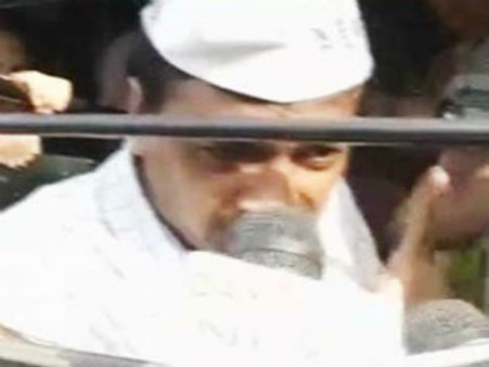 કેજરીવાલ અને ટીમની પોલીસે કરી ધરપકડ