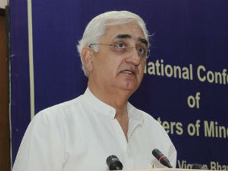 'સલમાન ખુર્શીદ ચોર છે'ના સુત્રોચ્ચારથી થયું સ્વાગત