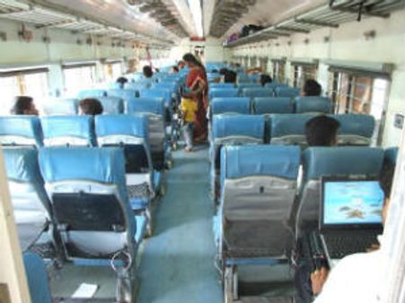 હવે શતાબ્દી ટ્રેઇનમાં મુસાફરીની સાથે શોપિંગની મઝા