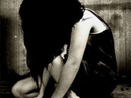 લોહીની સગાઇ લજવતો કિસ્સો, પુત્રી પર પિતા-ભાઇ-કાકાનો બળાત્કાર